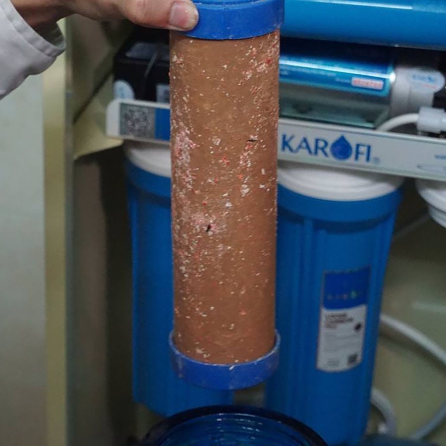Thay lõi lọc nước chậm trễ  Nguy hiểm và chi phí tiềm ẩn